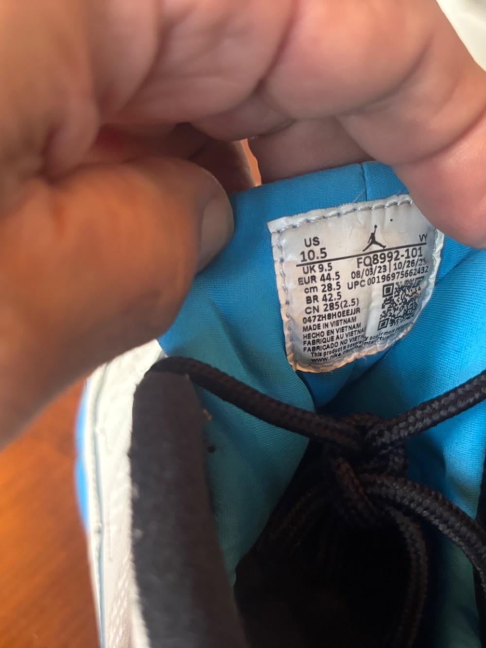 sneakers - Picture 6 of 12